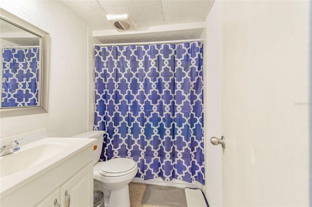 402 E MAIN STREET, Dundee, FL 33838