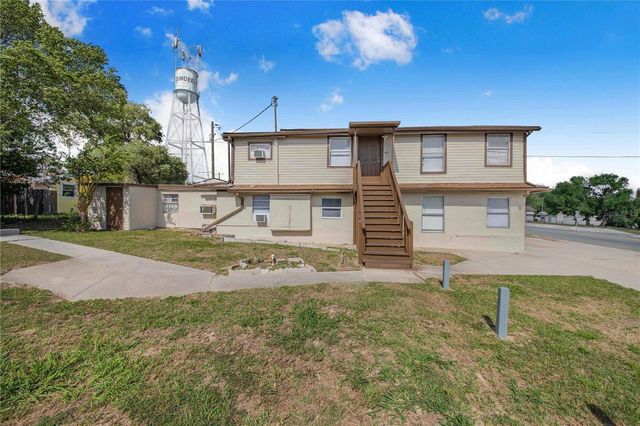 402 E MAIN STREET, Dundee, FL 33838