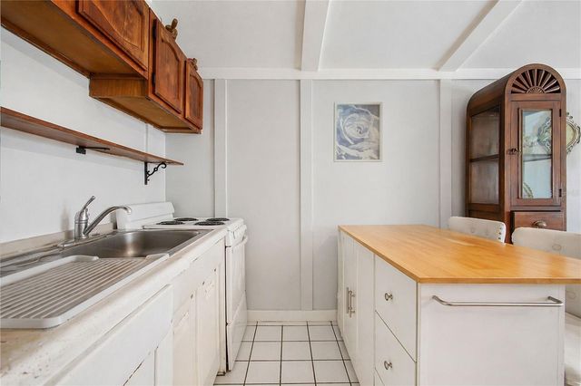 402 E MAIN STREET, Dundee, FL 33838