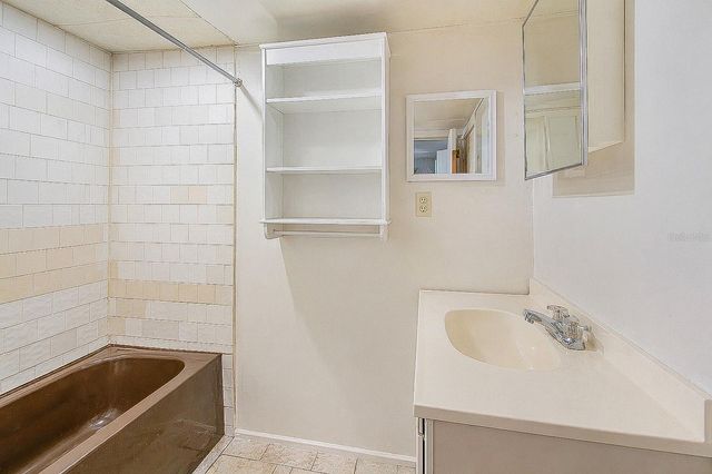 402 E MAIN STREET, Dundee, FL 33838