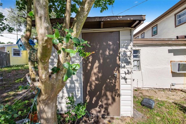 402 E MAIN STREET, Dundee, FL 33838