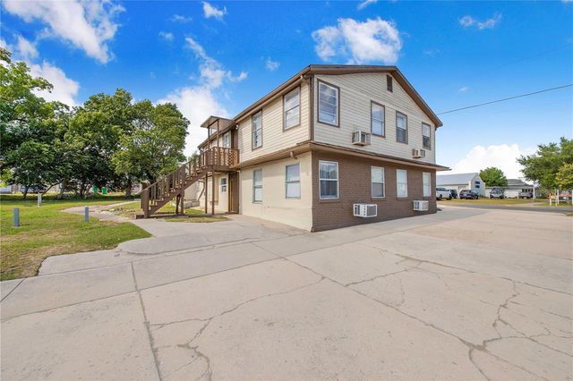 402 E MAIN STREET, Dundee, FL 33838