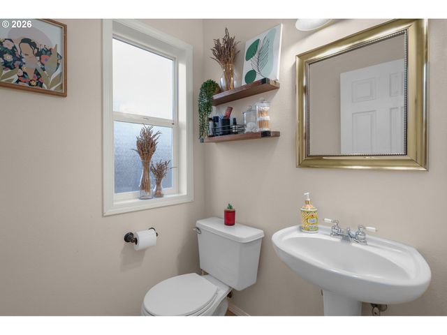1593 Sw 213TH Ave, Beaverton, OR 97003
