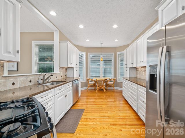 67 Ashefield Court, Hendersonville, NC 28791