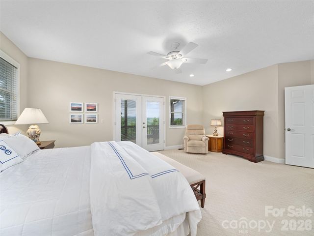 67 Ashefield Court, Hendersonville, NC 28791