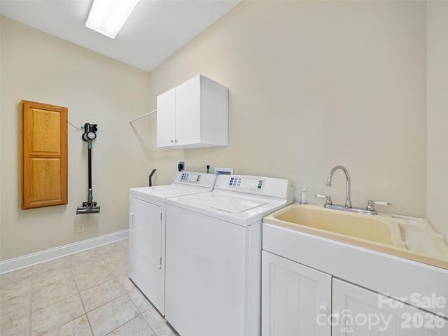 67 Ashefield Court, Hendersonville, NC 28791