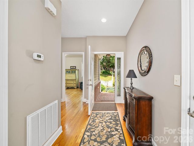 67 Ashefield Court, Hendersonville, NC 28791