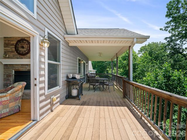 67 Ashefield Court, Hendersonville, NC 28791