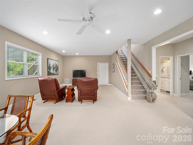 67 Ashefield Court, Hendersonville, NC 28791