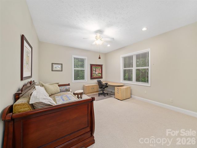 67 Ashefield Court, Hendersonville, NC 28791