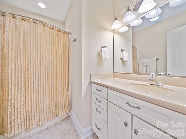 67 Ashefield Court, Hendersonville, NC 28791