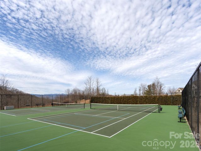 67 Ashefield Court, Hendersonville, NC 28791