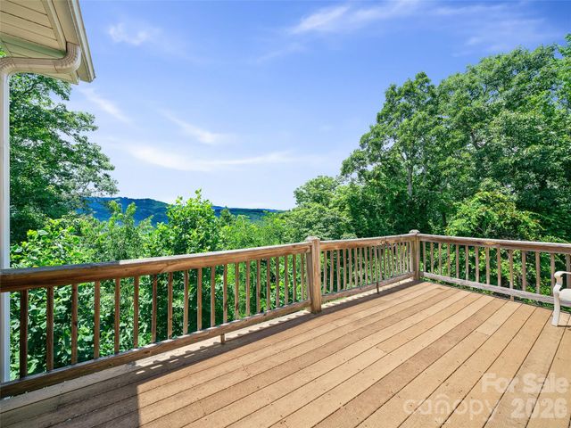 67 Ashefield Court, Hendersonville, NC 28791