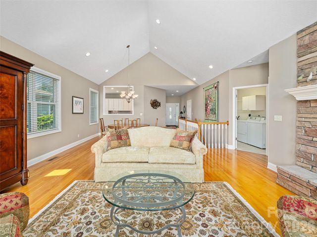 67 Ashefield Court, Hendersonville, NC 28791