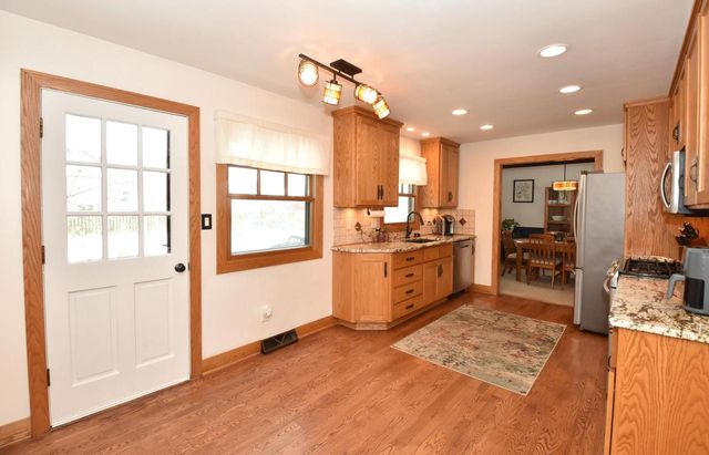 631 Hialeah DRIVE, Racine, WI 53402