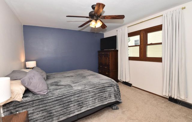 631 Hialeah DRIVE, Racine, WI 53402