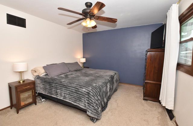 631 Hialeah DRIVE, Racine, WI 53402