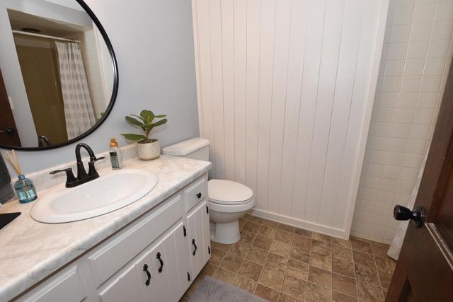 631 Hialeah DRIVE, Racine, WI 53402