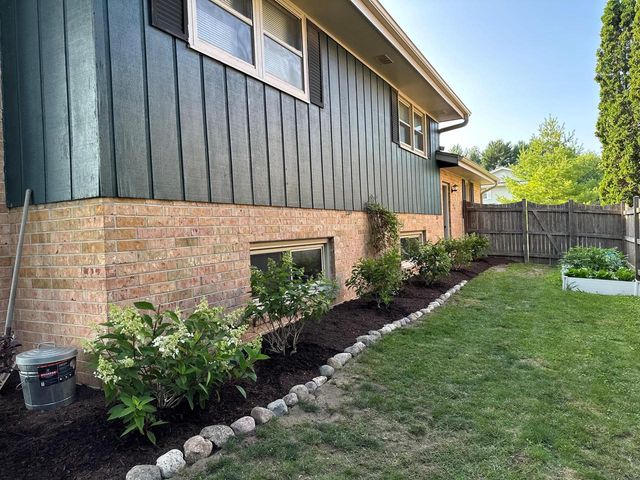 631 Hialeah DRIVE, Racine, WI 53402