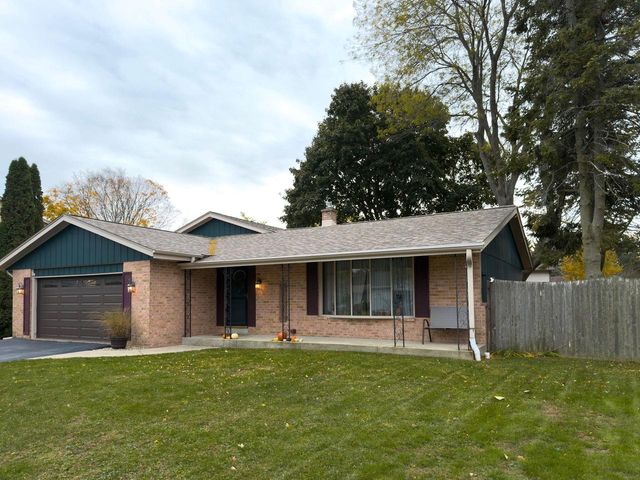 631 Hialeah DRIVE, Racine, WI 53402