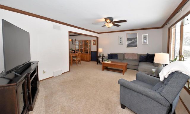 631 Hialeah DRIVE, Racine, WI 53402