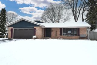 631 Hialeah DRIVE, Racine, WI 53402