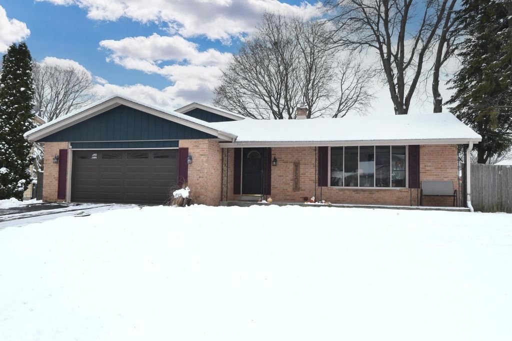 631 Hialeah DRIVE, Racine, WI 53402