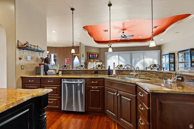 1941 N CASCADE CANYON DR, St. George, UT 84770