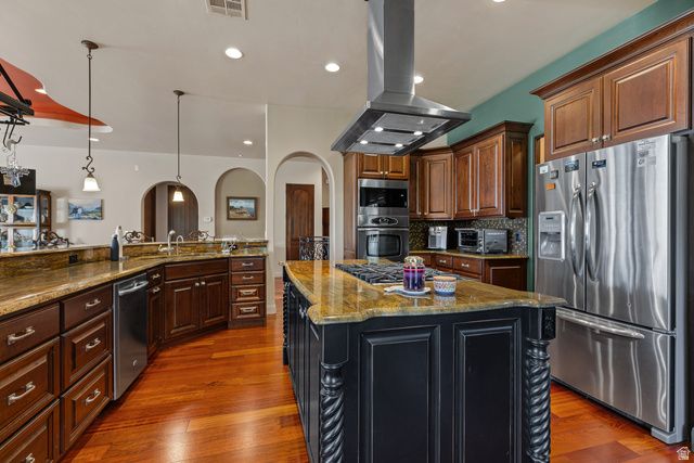 1941 N CASCADE CANYON DR, St. George, UT 84770