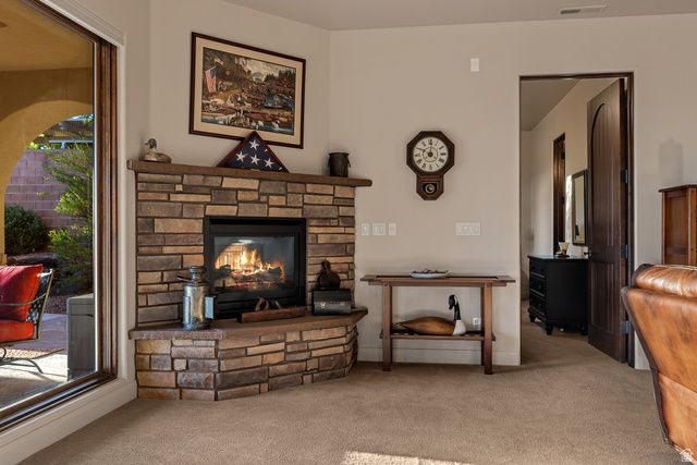 1941 N CASCADE CANYON DR, St. George, UT 84770