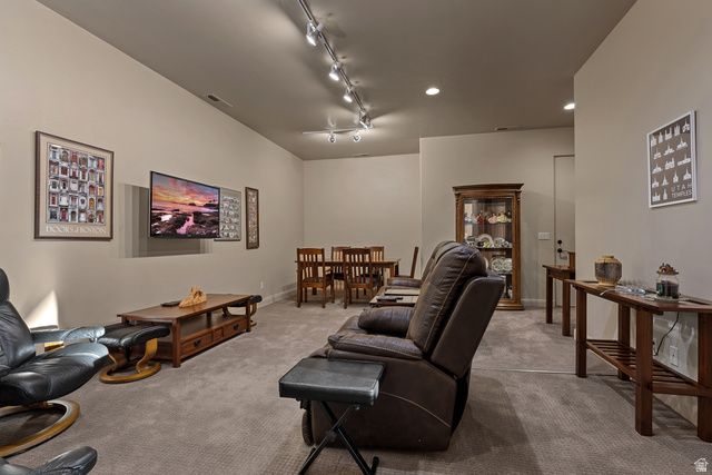 1941 N CASCADE CANYON DR, St. George, UT 84770