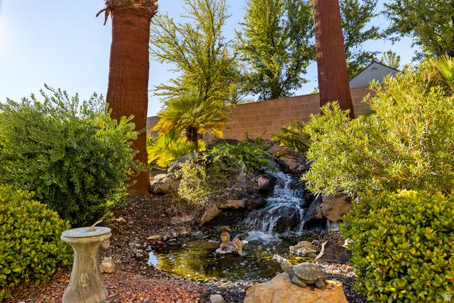 1941 N CASCADE CANYON DR, St. George, UT 84770