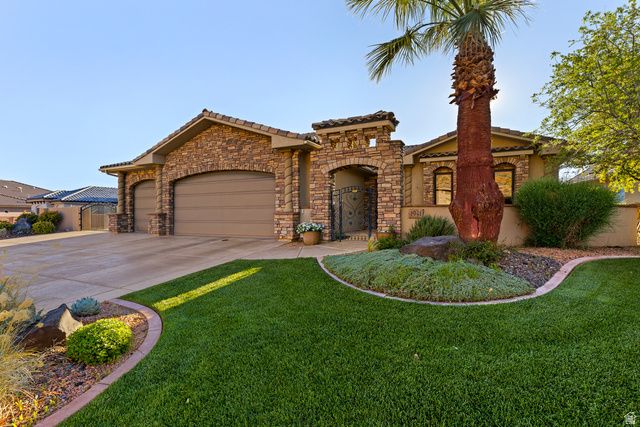 1941 N CASCADE CANYON DR, St. George, UT 84770