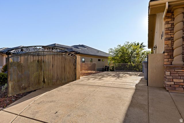 1941 N CASCADE CANYON DR, St. George, UT 84770