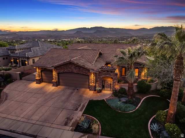 1941 N CASCADE CANYON DR, St. George, UT 84770