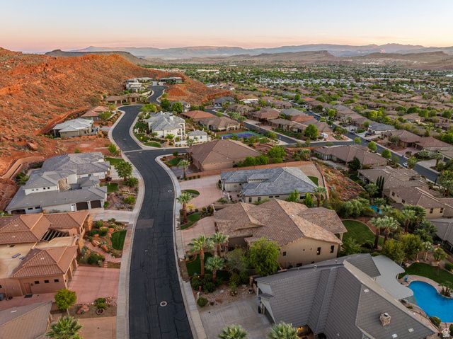 1941 N CASCADE CANYON DR, St. George, UT 84770