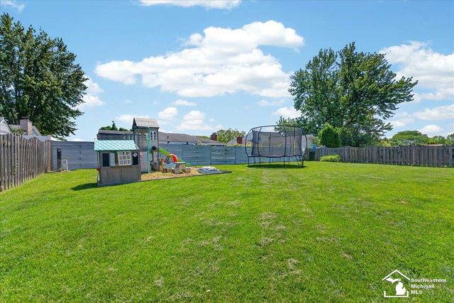 15517 Susan Street, Southgate, MI 48195