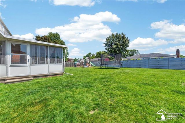 15517 Susan Street, Southgate, MI 48195