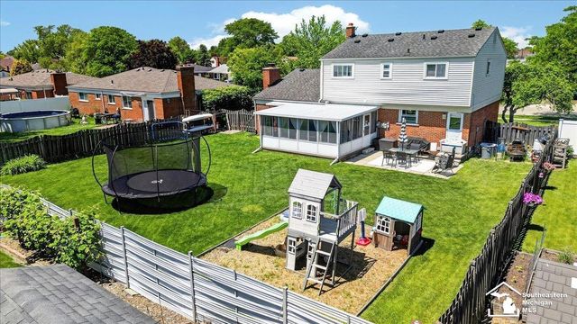 15517 Susan Street, Southgate, MI 48195