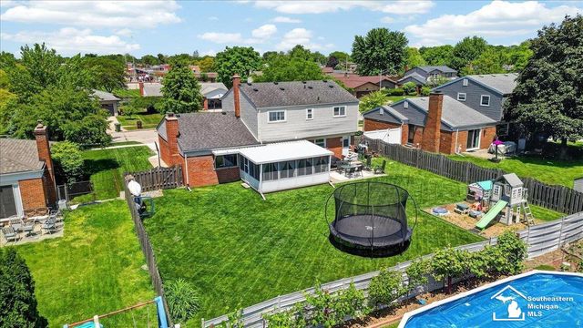 15517 Susan Street, Southgate, MI 48195
