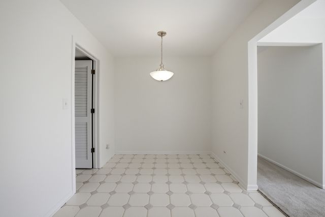 1447 Club Drive A, Glendale Heights, IL 60139