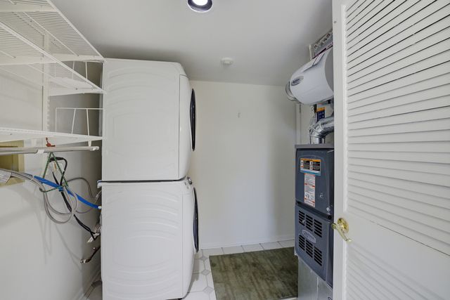 1447 Club Drive A, Glendale Heights, IL 60139