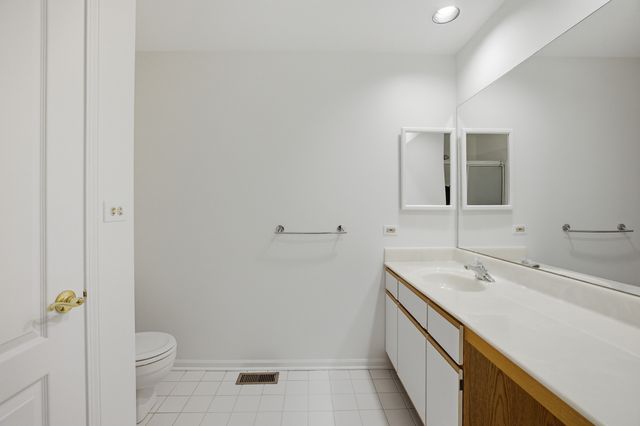 1447 Club Drive A, Glendale Heights, IL 60139