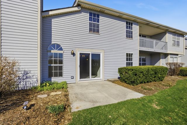 1447 Club Drive A, Glendale Heights, IL 60139