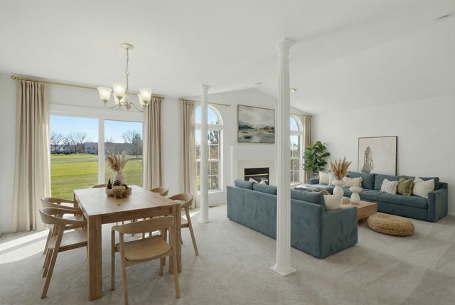 1447 Club Drive A, Glendale Heights, IL 60139