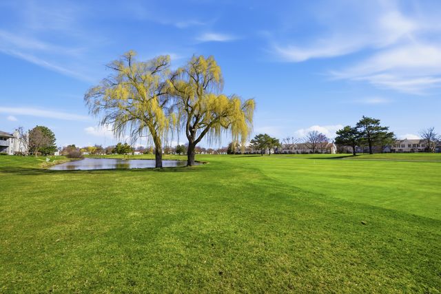 1447 Club Drive A, Glendale Heights, IL 60139