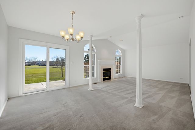 1447 Club Drive A, Glendale Heights, IL 60139