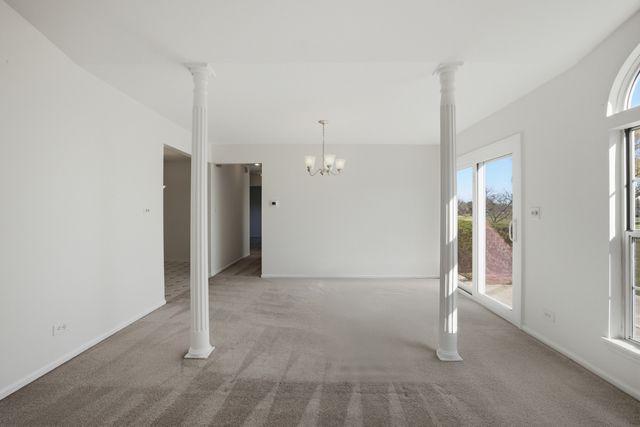 1447 Club Drive A, Glendale Heights, IL 60139