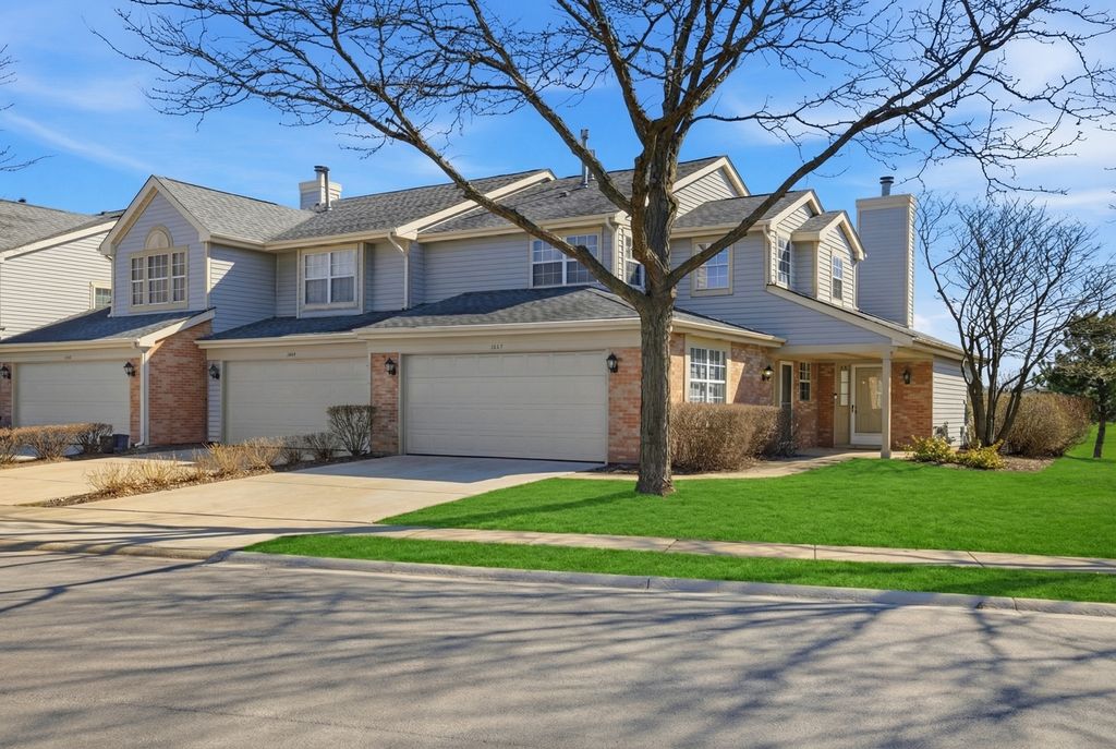 1447 Club Drive A, Glendale Heights, IL 60139