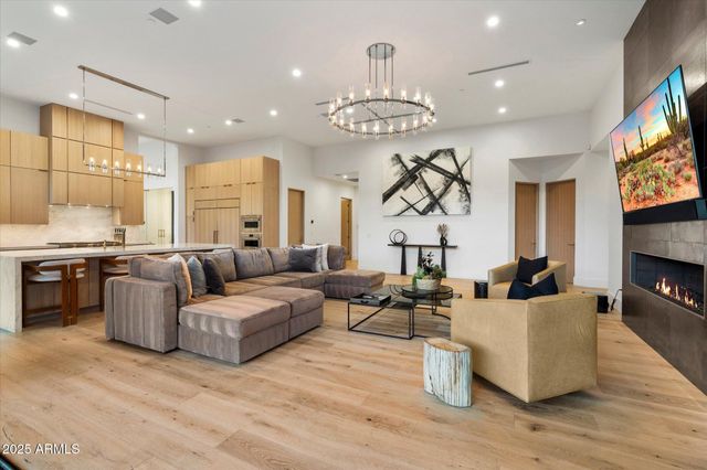 5517 N 68TH Place, Paradise Valley, AZ 85253